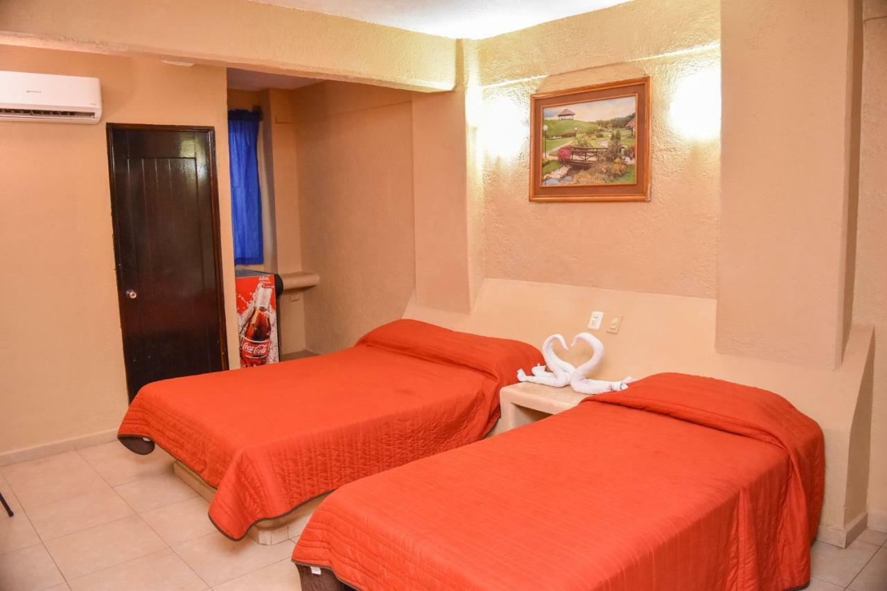 Hotel Gaby Inn Zihuatanejo Esterno foto