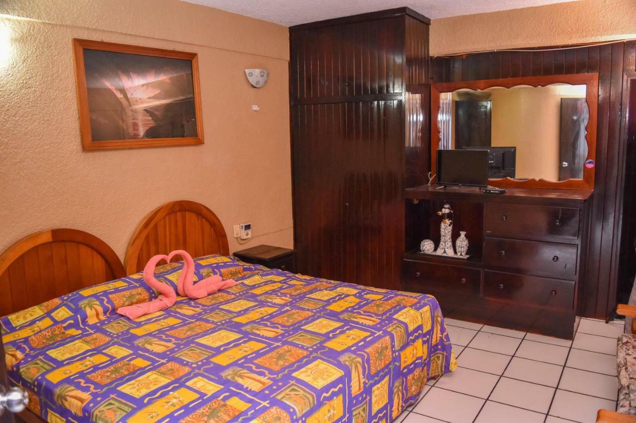 Hotel Gaby Inn Zihuatanejo Esterno foto