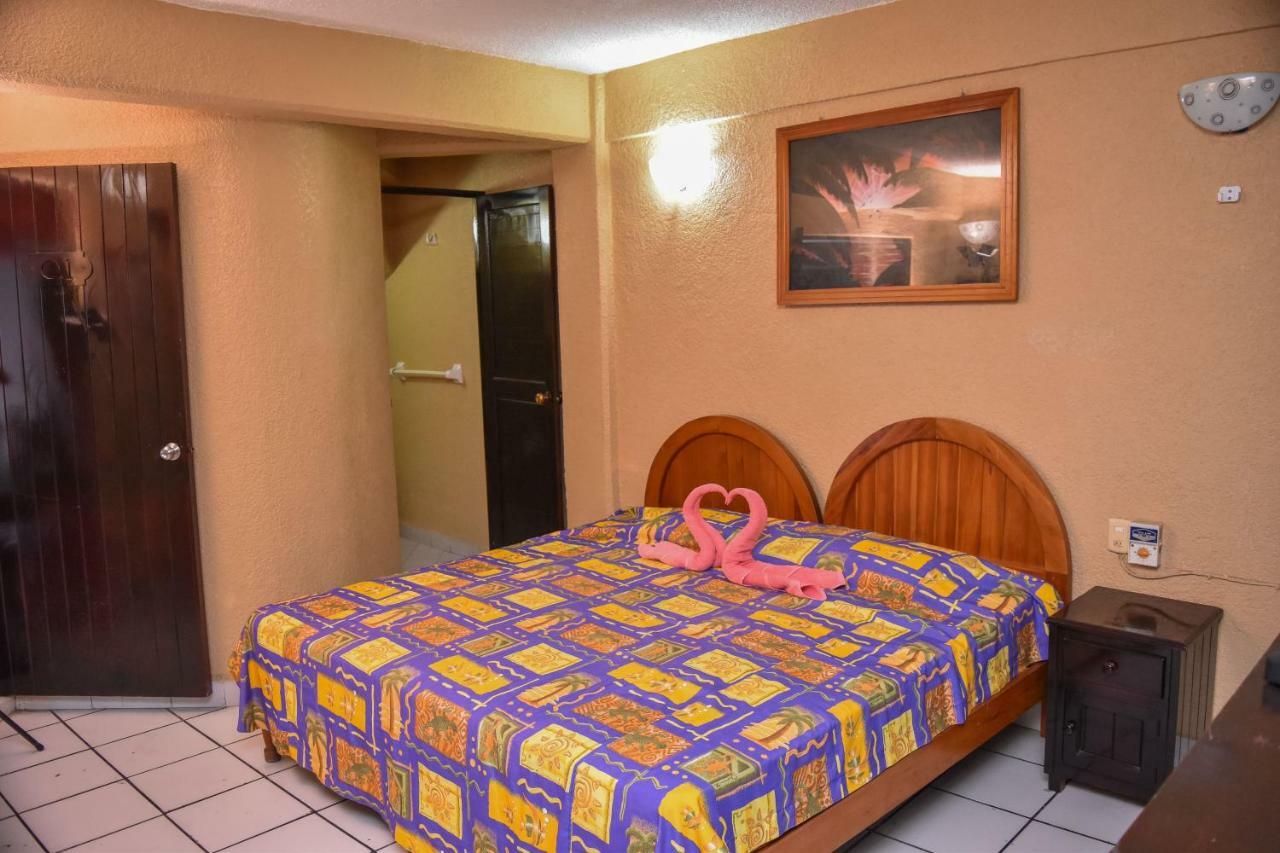 Hotel Gaby Inn Zihuatanejo Esterno foto