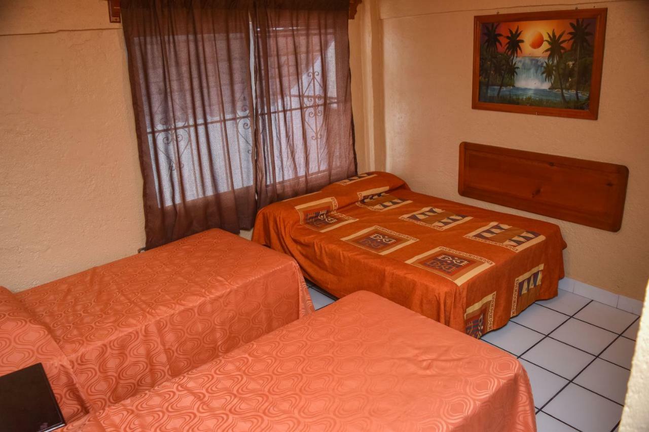 Hotel Gaby Inn Zihuatanejo Esterno foto